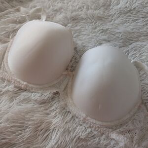 Victoria's Secret Cream Lace Bra
